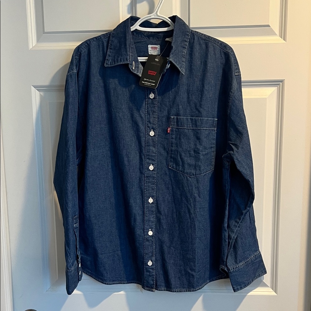 NWT Women’s Levi’s The Everyday Shirt, Oversized Fit, Large